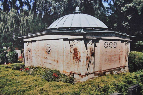 Emil Possehl Mausoleum auf dem Burgtorfriedhof